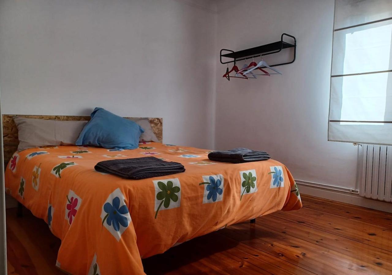 Habitaciones En El Atico De Tona Mirando A La Bahia De Santender Kültér fotó