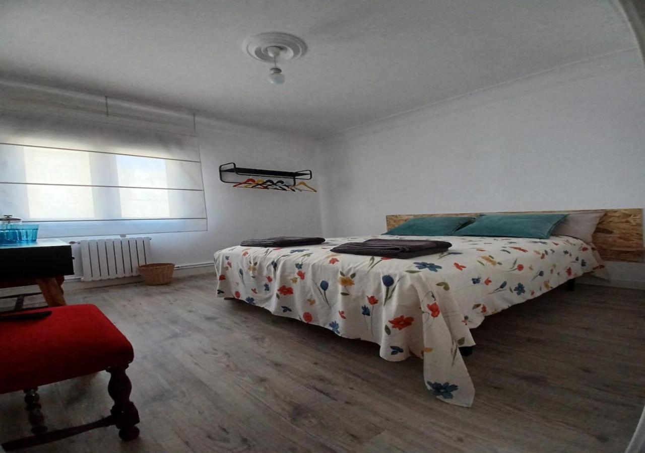 Habitaciones En El Atico De Tona Mirando A La Bahia De Santender Kültér fotó