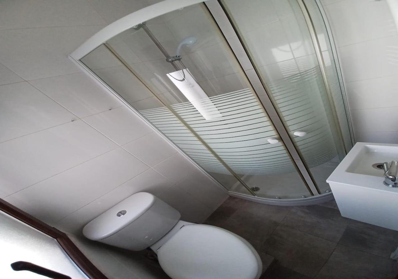 Habitaciones En El Atico De Tona Mirando A La Bahia De Santender Kültér fotó